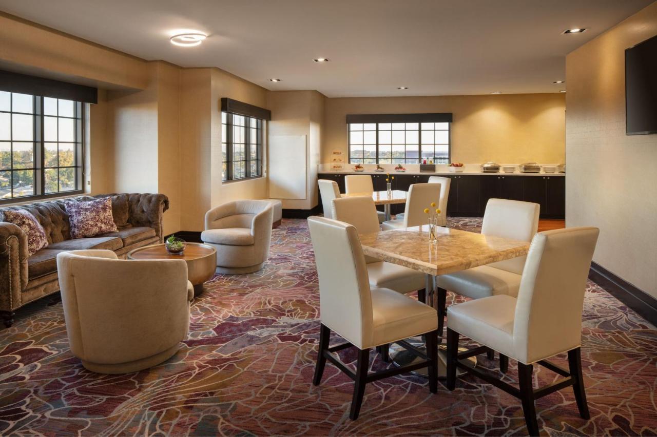 Sheraton Garden Grove-Anaheim South Екстериор снимка