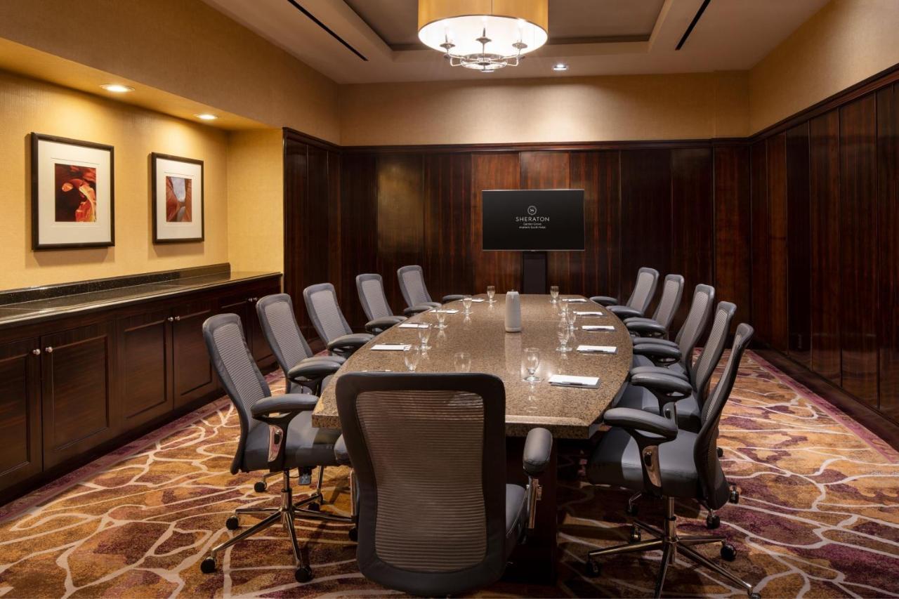 Sheraton Garden Grove-Anaheim South Екстериор снимка