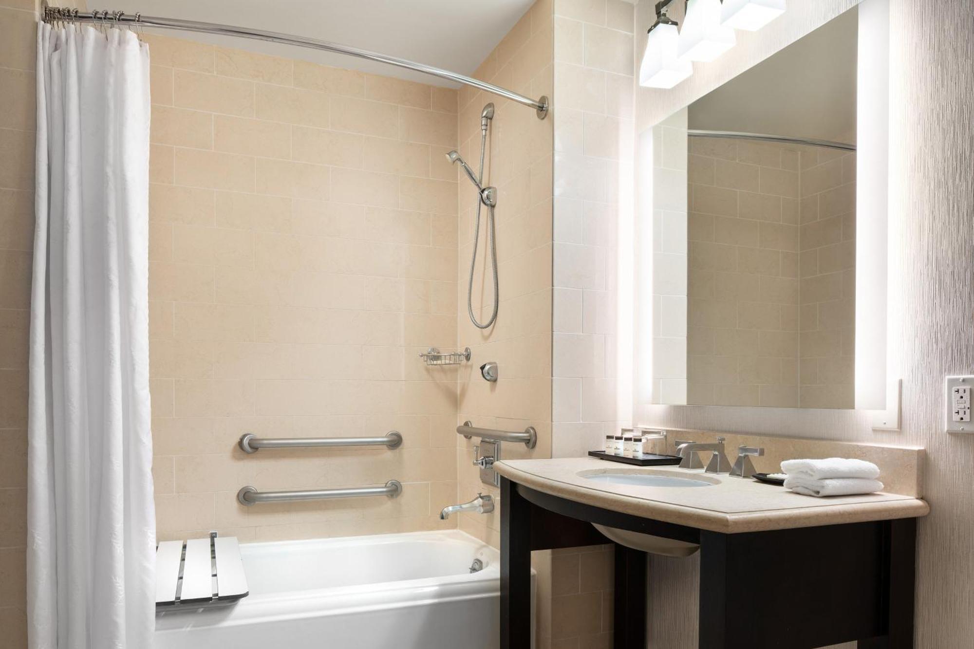 Sheraton Garden Grove-Anaheim South Екстериор снимка