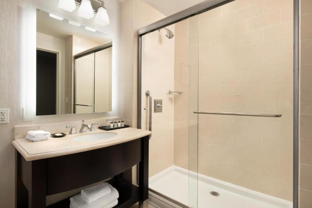 Sheraton Garden Grove-Anaheim South Екстериор снимка