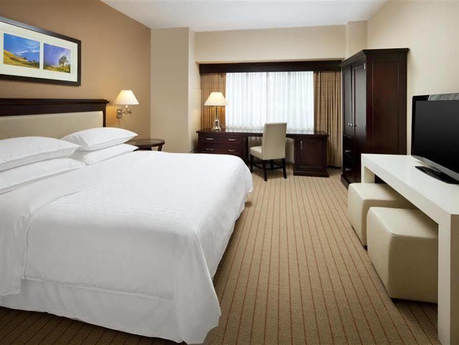 Sheraton Garden Grove-Anaheim South Екстериор снимка
